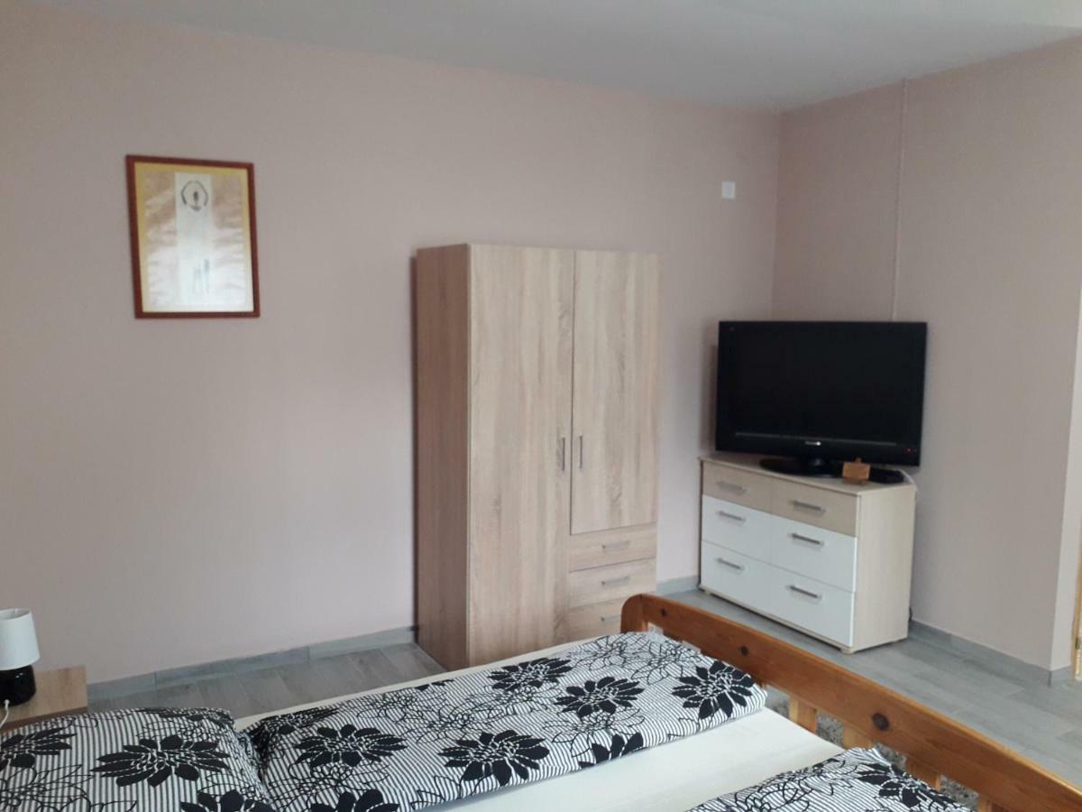 Aquatherma Apartman Sárospatak エクステリア 写真