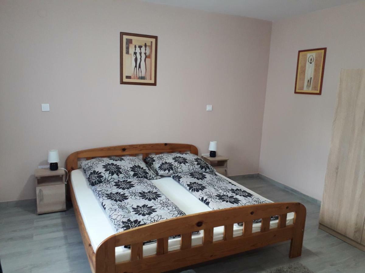 Aquatherma Apartman Sárospatak エクステリア 写真