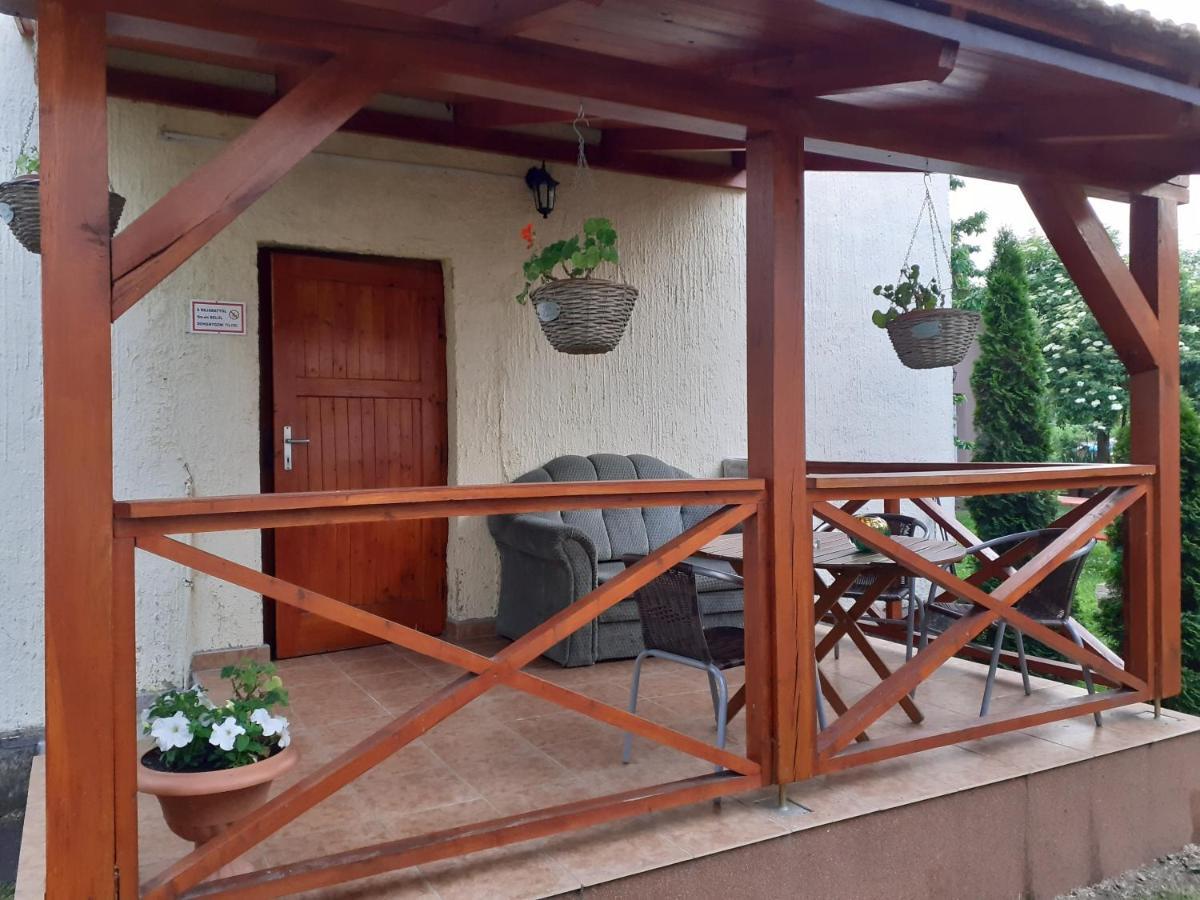 Aquatherma Apartman Sárospatak エクステリア 写真